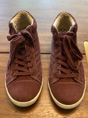 Women's Taos Startup Mid Top Side Zip Sneakers/ Cappucino Distressed / Size 9